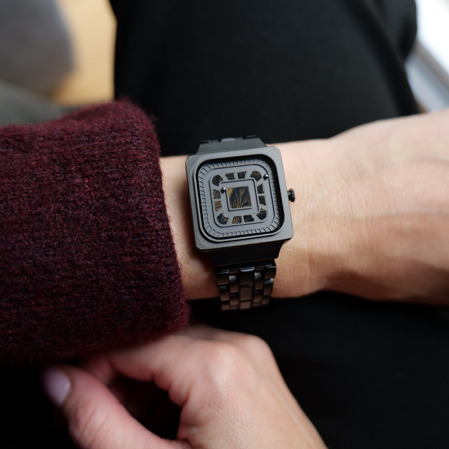 Square Resin Black