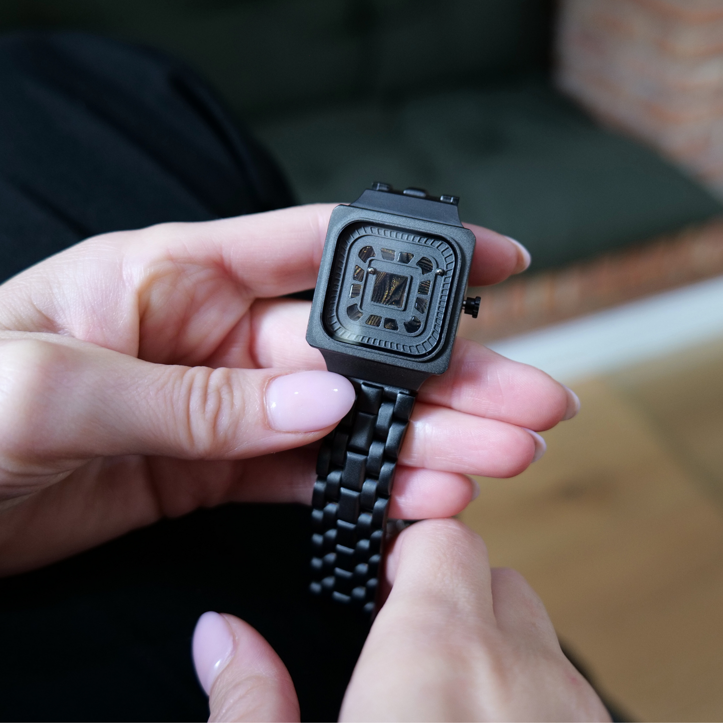 Square Resin Black