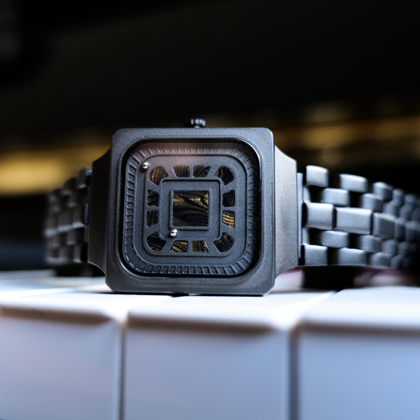 Square Resin Black