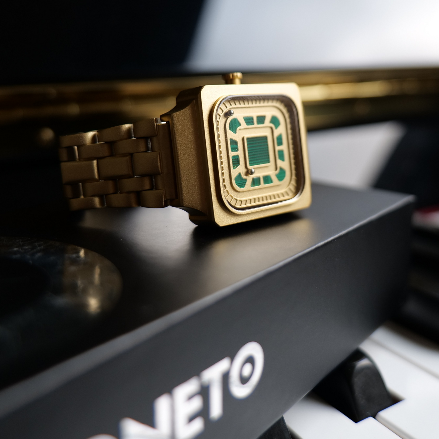 Square Resin Gold