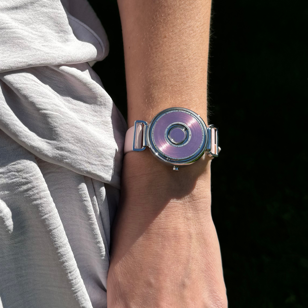 Analyzing image     Magneto-Watch-Bella-Silver-Rose-Lifestyle-5