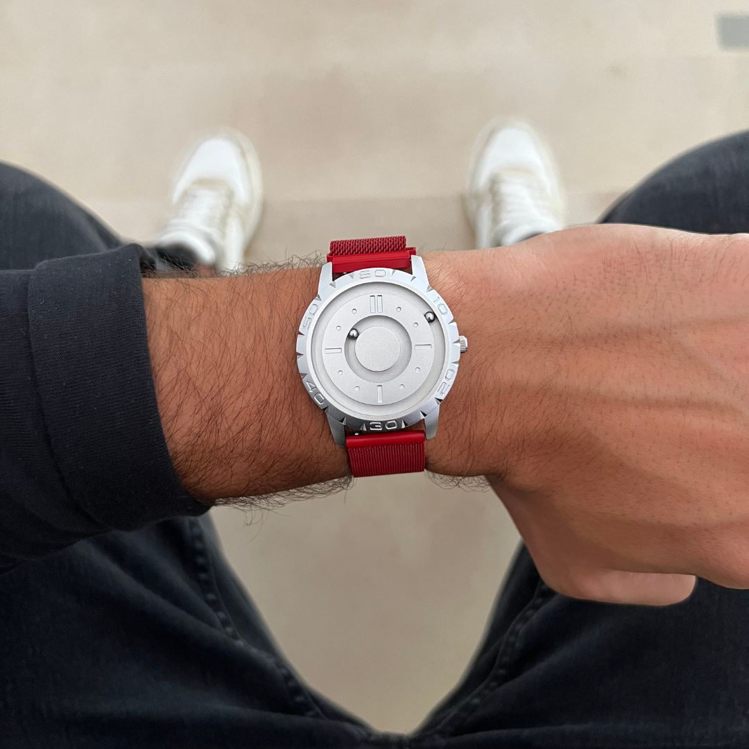 Magneto-Watch-Komet-Silver-Mesh-Red-Lifestyle-2023