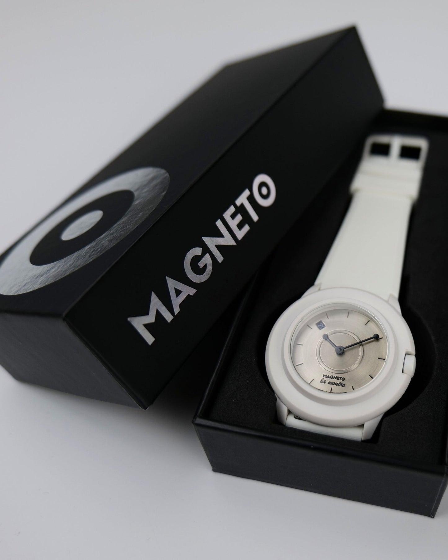 Scope-La-Montre-White