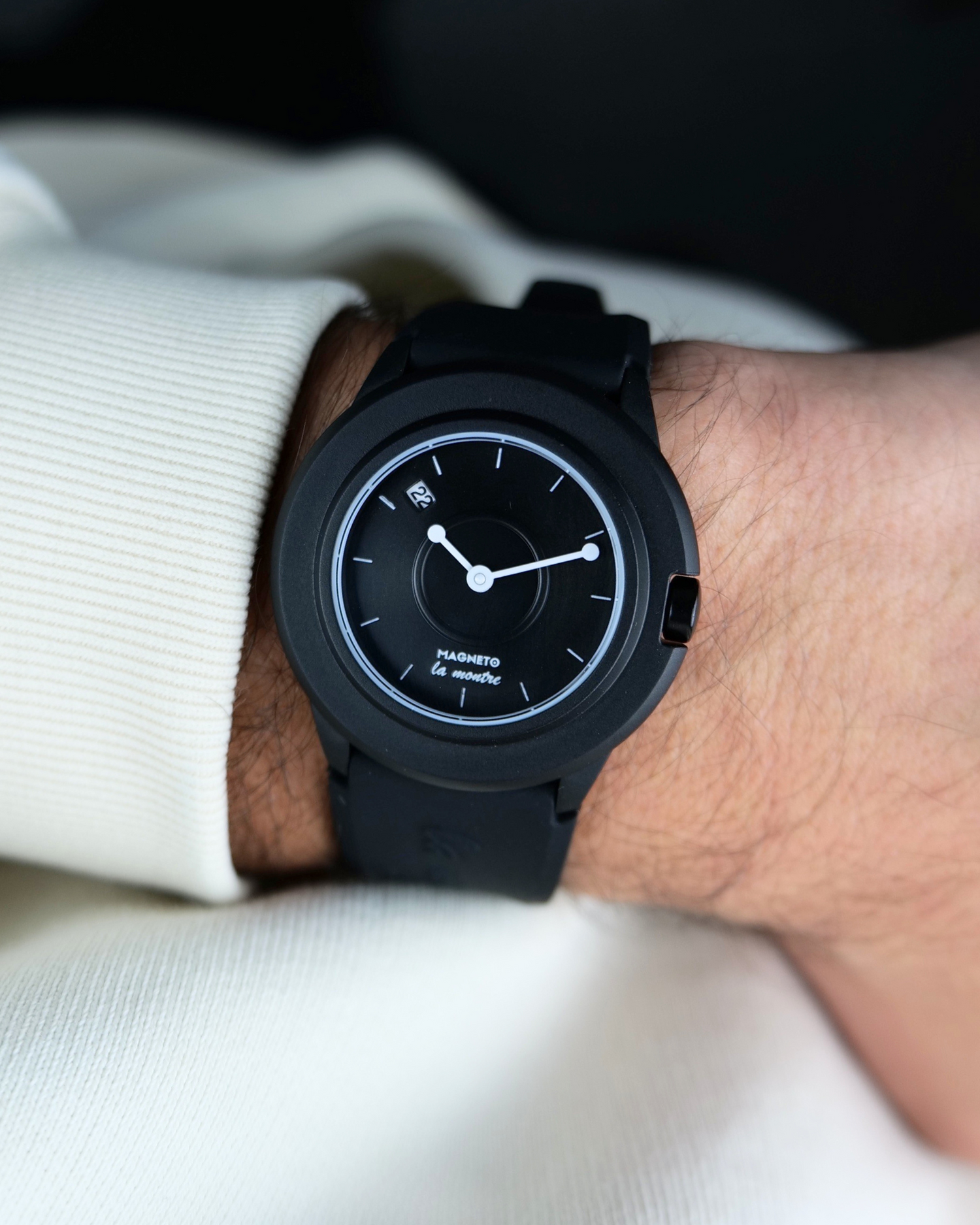 La-Montre-Black-Male-H1