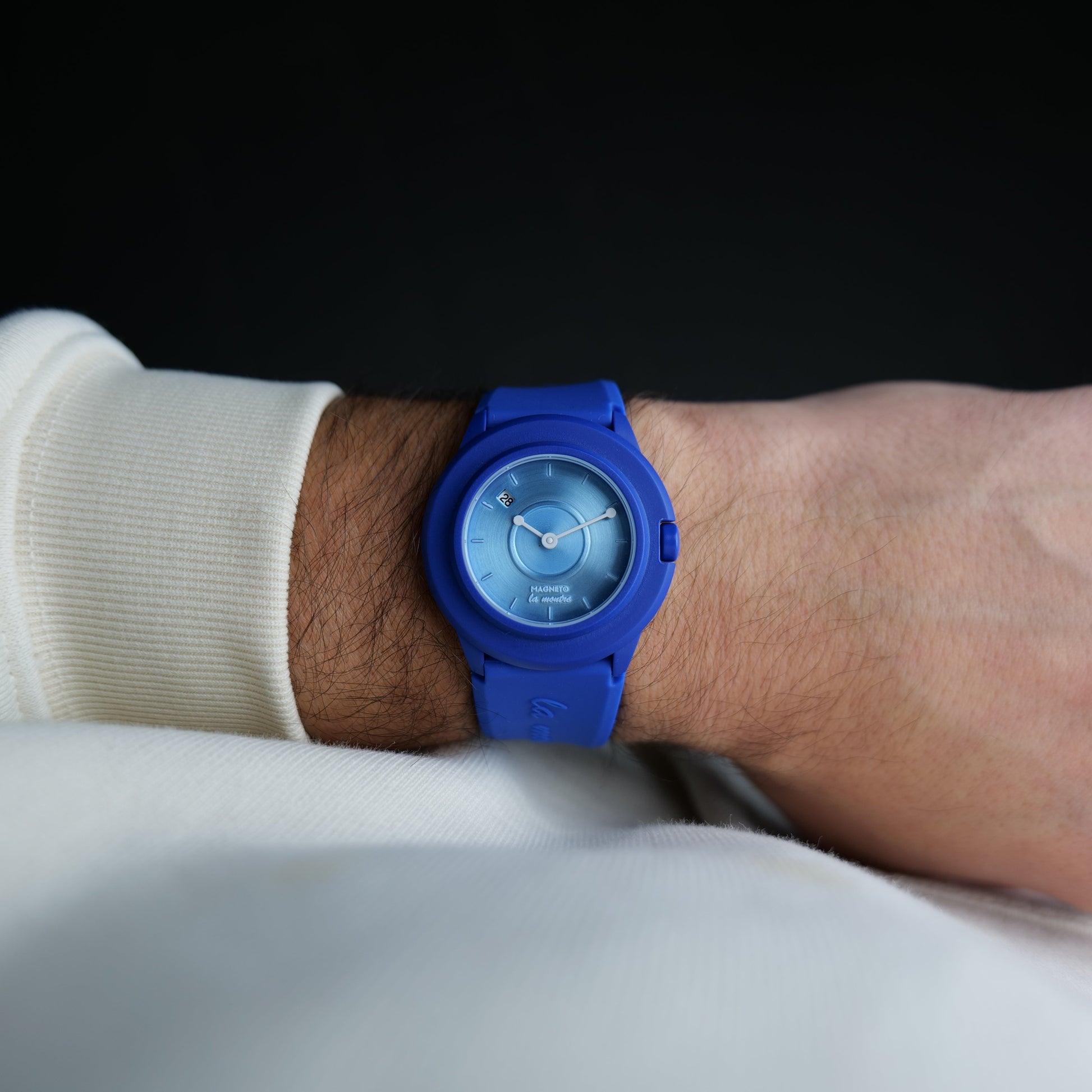 La-Montre-Blue-Male-1