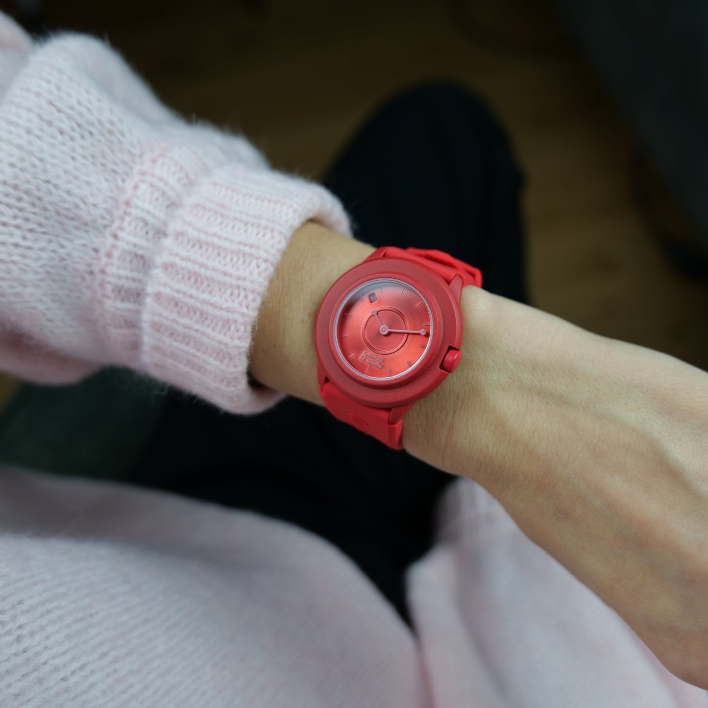 La-Montre-Red-Female-1