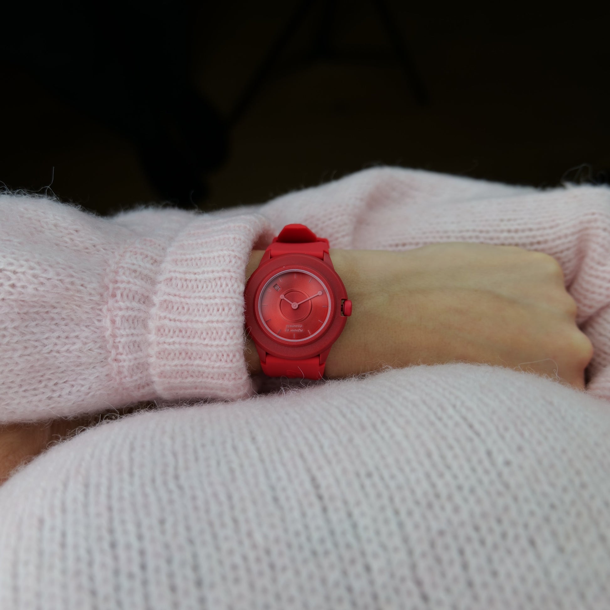 La-Montre-Red-Female-3