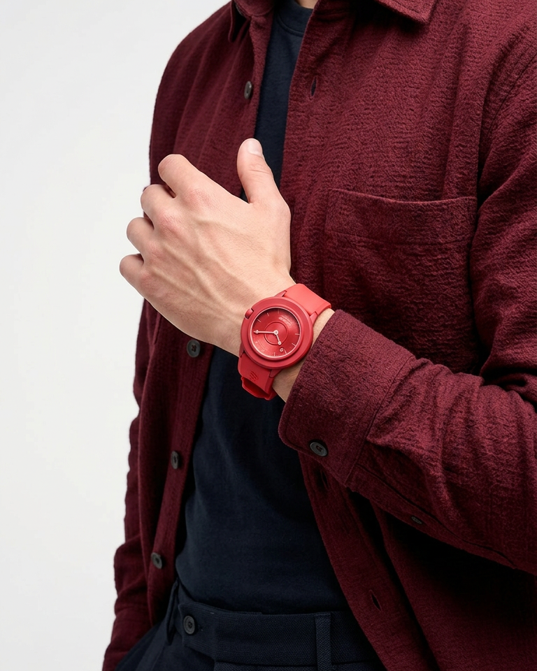 La-Montre-Red-Lifestyle-Male-1