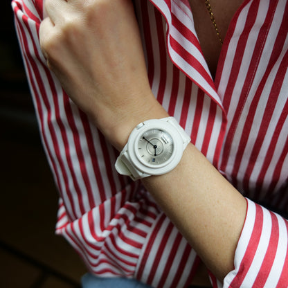 La-Montre-White-Female-2