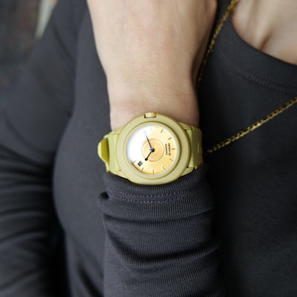 La-Montre-Yellow-Female-2