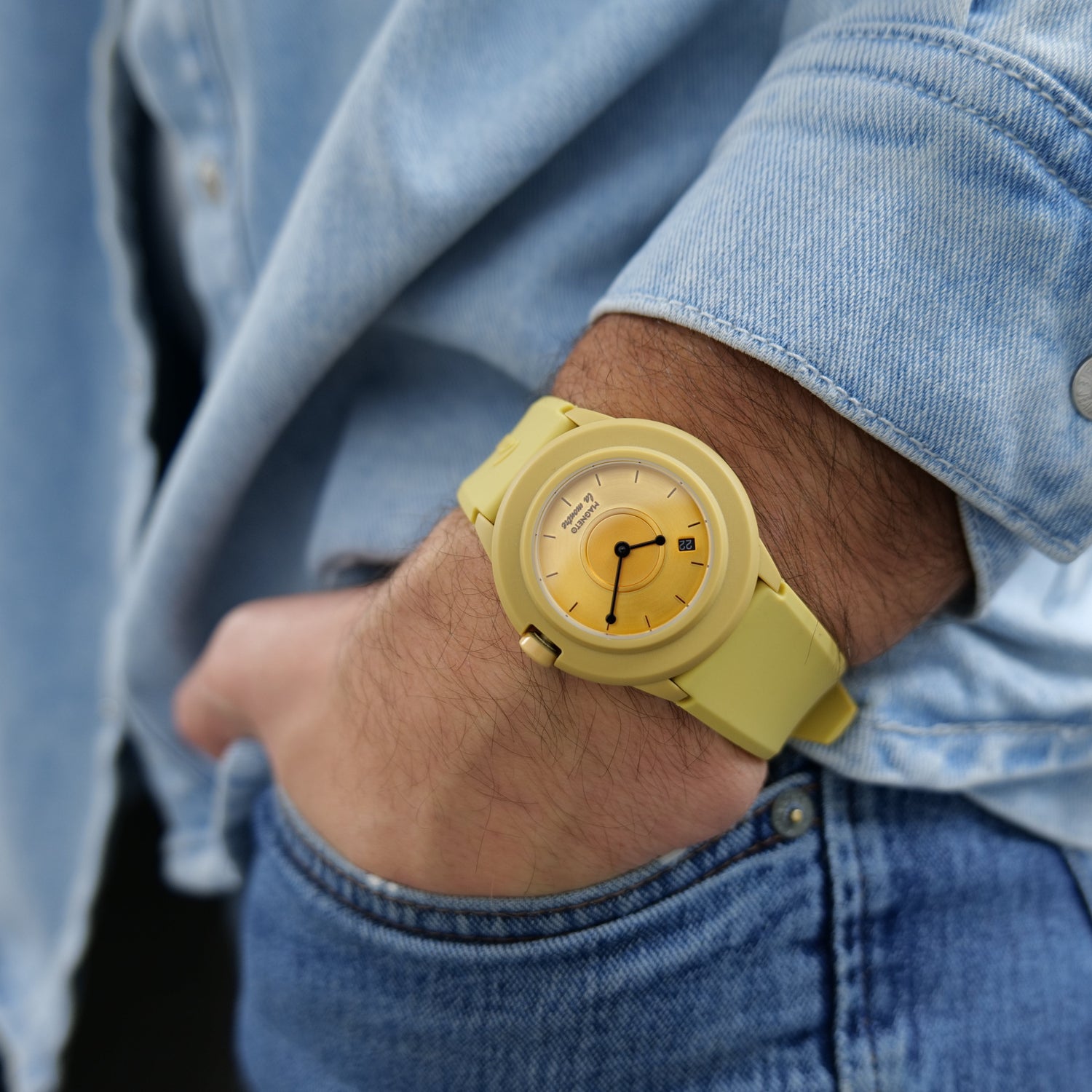 La-Montre-Yellow-Male-2