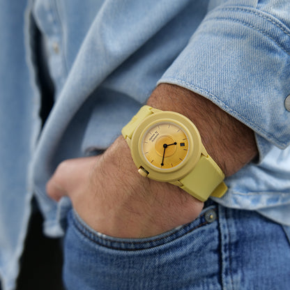 La-Montre-Yellow-Male-2