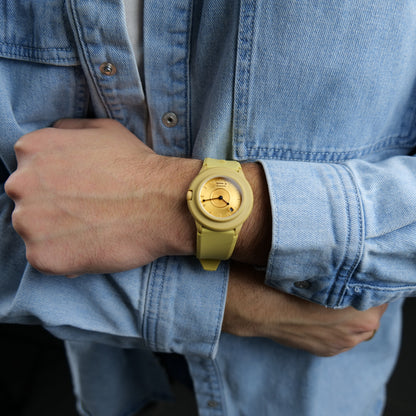 La-Montre-Yellow-Male-3