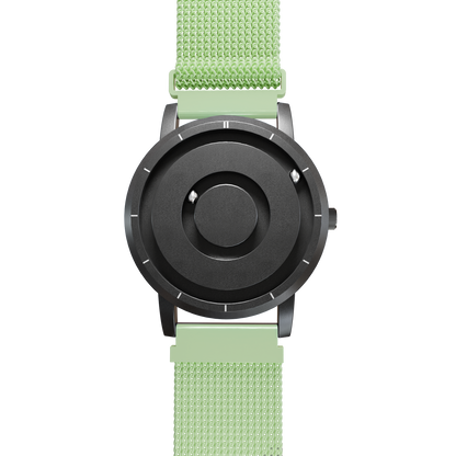 Magneto-Watch-Jupiter-Black-Maschenarmband-Mint-Front