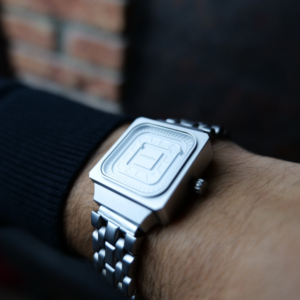 Magneto-Watch-Square-Male-Lifestyle-2