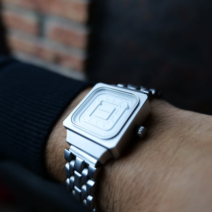Magneto-Watch-Square-Male-Lifestyle-2