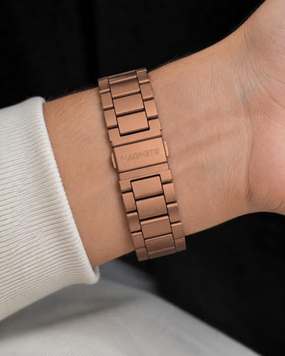 Magneto-Watch-Steel-Coffee-Lifestyle