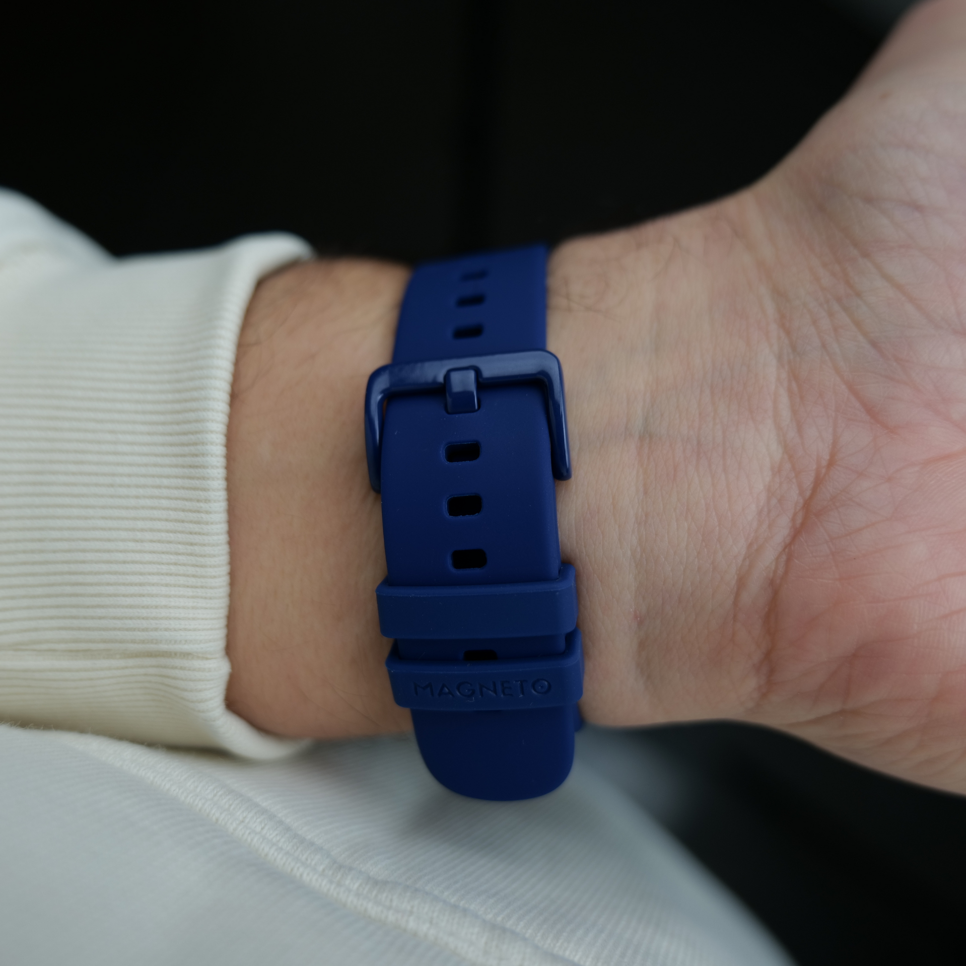 Magneto-Watch-Strap-Silicone-Ocean-Blue-Lifestyle