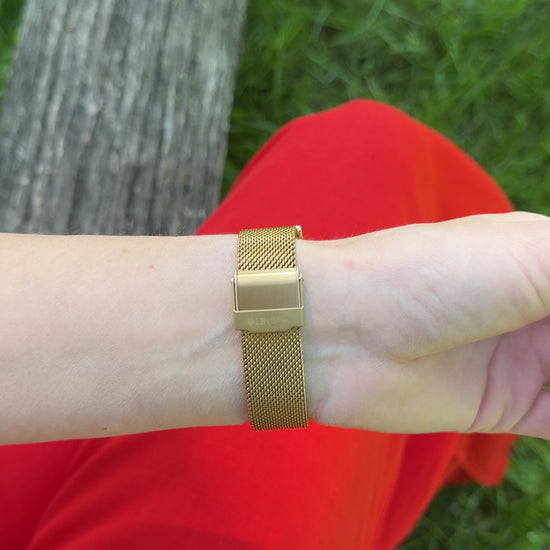 Magneto-Watch-Bella-Gold-Red-MeshLifestyle-Video