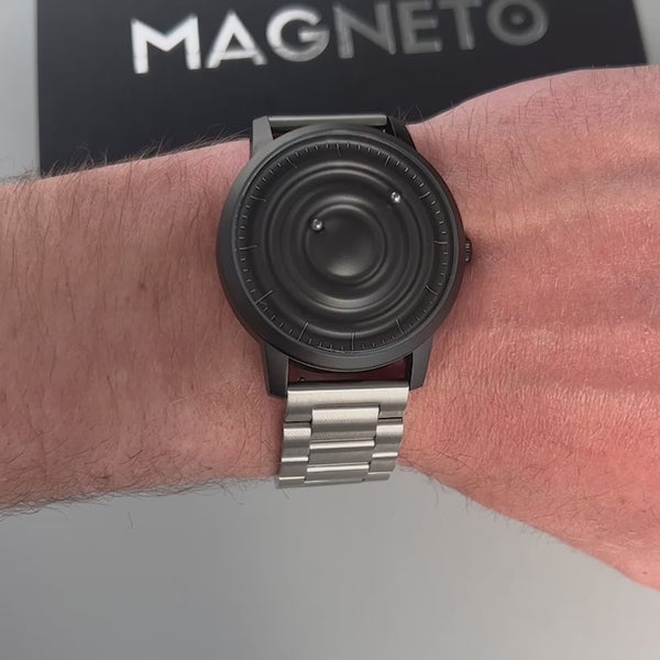 Magneto-Watch-Wave-Black-Edelstahl-Silber-Handgelenk-Video